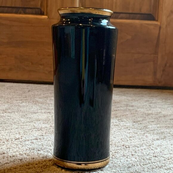 VINTAGE JAPANESE ART OF CHOKIN, 2 PCS. BLACK VASE, WHITE VASE, GOLD TRIMMED - Picture 8 of 9